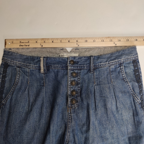 Free People Pleated Jeans Size 26 Embroidered - Picture 10 of 13